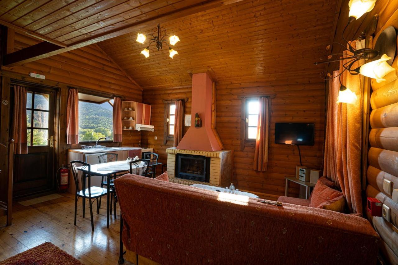 Chalet Likouresi Village Karpenísion Exteriör bild