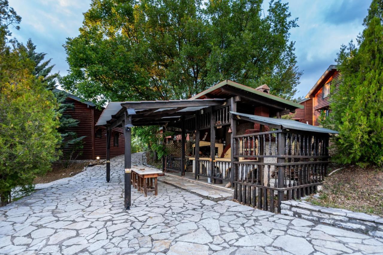 Chalet Likouresi Village Karpenísion Exteriör bild