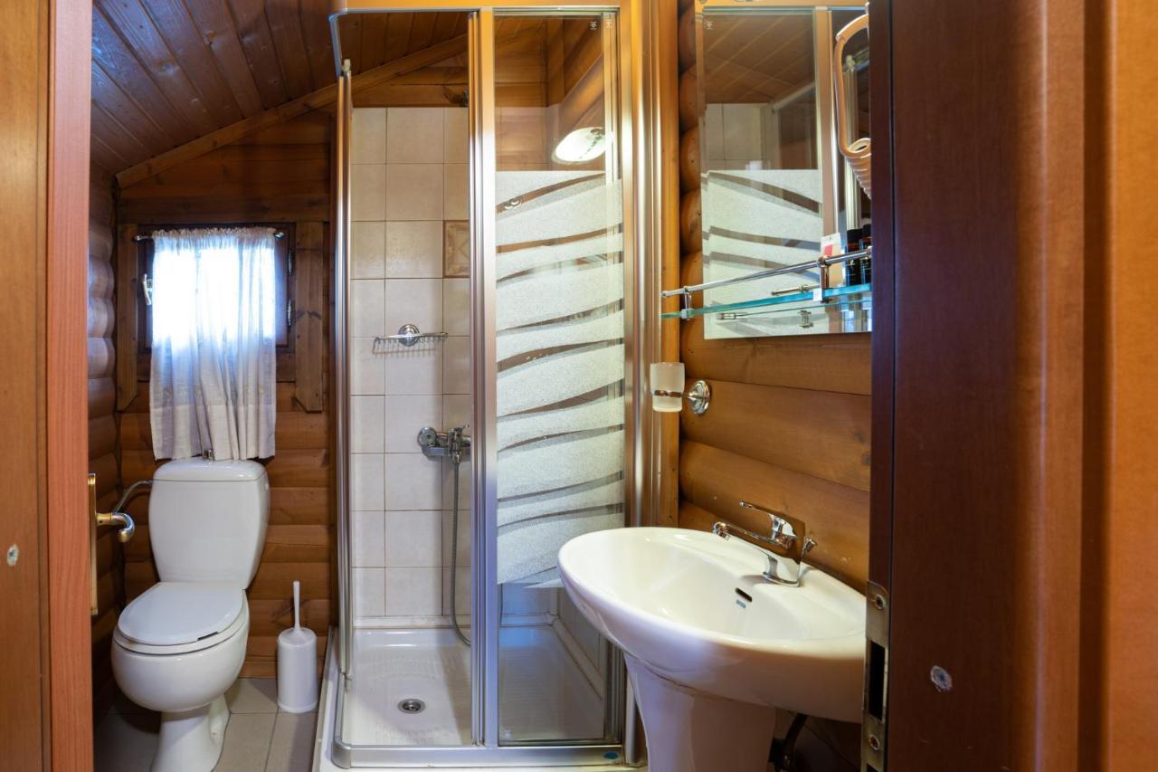 Chalet Likouresi Village Karpenísion Exteriör bild
