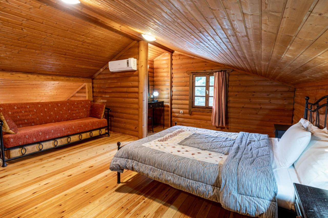 Chalet Likouresi Village Karpenísion Exteriör bild